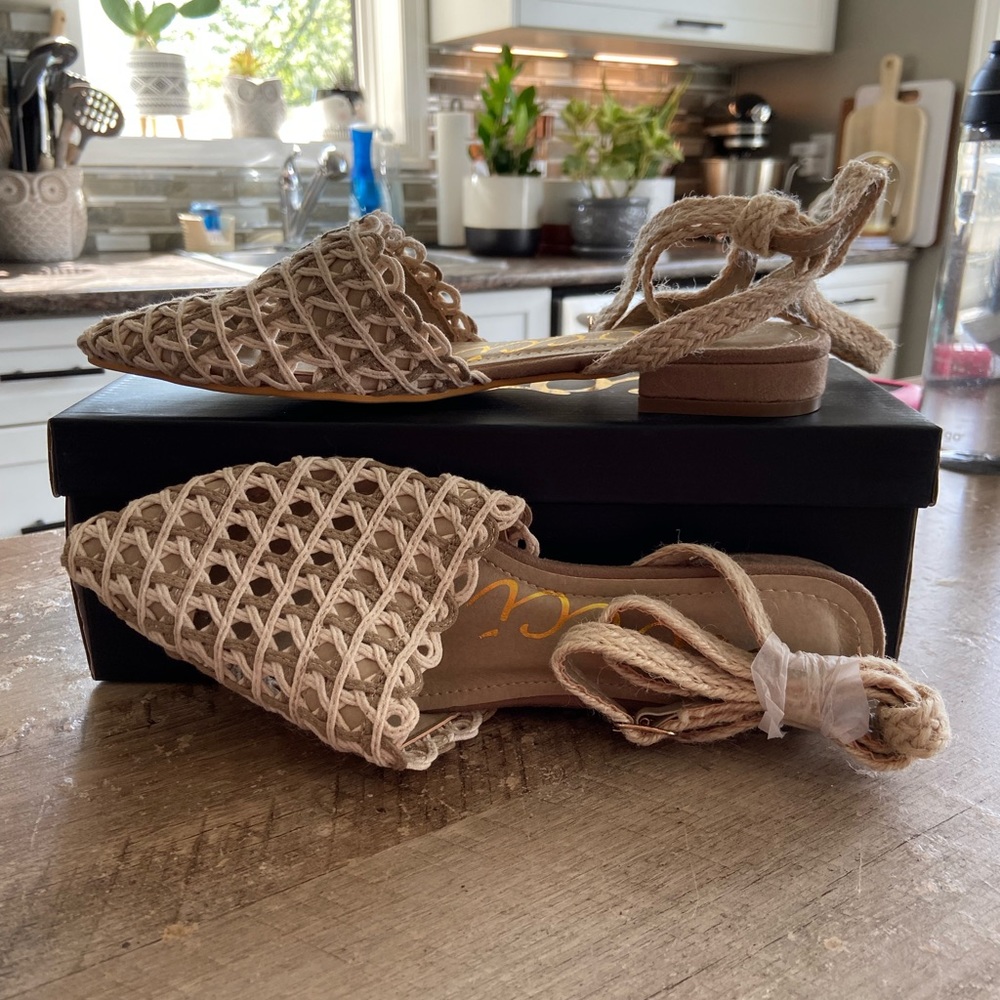 Woven women’s shoe